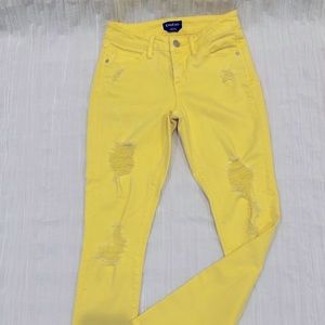 BEBE skinny jeans. Size 24. Banana yellow
